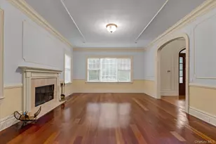 171 Stillwell Ln, Syosset, NY 11791 - Photo 7