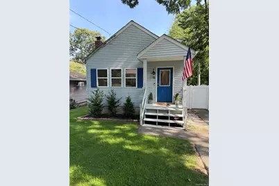 11 Huntington Road, Sound Beach, NY 11789 - Photo 3