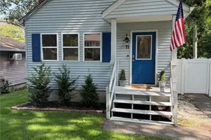 11 Huntington Rd, Sound Beach, NY 11789 - Photo 3