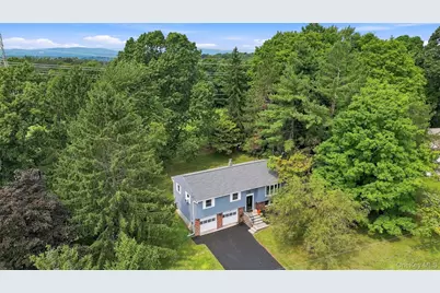 16 Cromwell Drive, Poughkeepsie, NY 12603 - Photo 5
