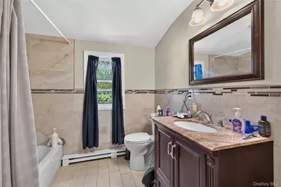 88 Crestwood Boulevard, Farmingdale, NY 11735 - Photo 15
