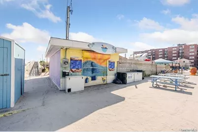 88 Pacific Boulevard, Long Beach, NY 11561 - Photo 9