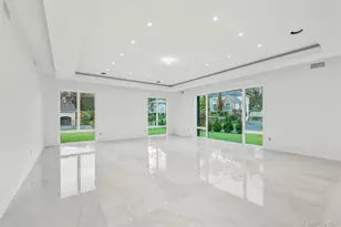 17 Wallenberg Cir, Monsey, NY 10952 - Photo 5