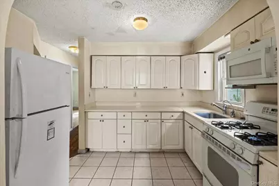 1037 Broadway, Westbury, NY 11590 - Photo 11