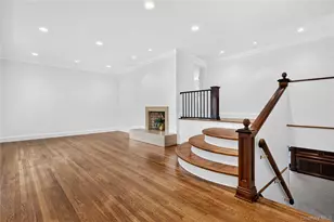 20 Earle Pl, Manhasset, NY 11030 - Photo 3