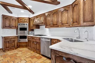 20 Earle Pl, Manhasset, NY 11030 - Photo 11