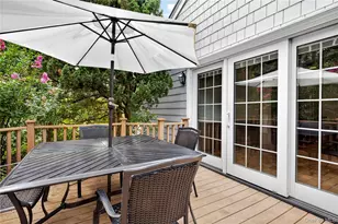 20 Earle Pl, Manhasset, NY 11030 - Photo 35
