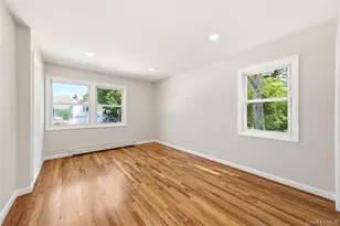 930 Park Dr, Wantagh, NY 11793 - Photo 15