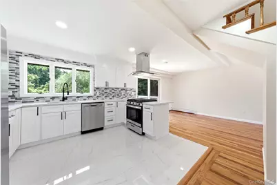 930 Park Drive, Wantagh, NY 11793 - Photo 3