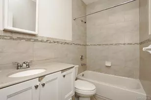 122 Bates Dr, Monsey, NY 10952 - Photo 33