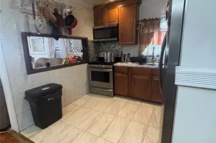 128-11 174th Pl, Jamaica, NY 11434 - Photo 3