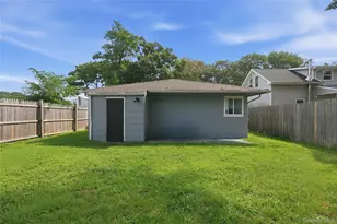 8 Roberts St, Mastic, NY 11950 - Photo 21