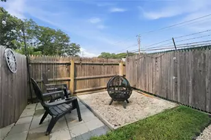 8 Roberts St, Mastic, NY 11950 - Photo 19