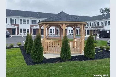 221 Eastview Drive #18, Central Islip, NY 11722 - Photo 9