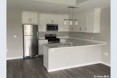 221 Eastview Drive #18, Central Islip, NY 11722 - Photo 3