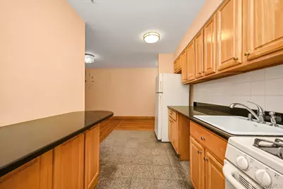 140-18 Burden Crescent #411, Briarwood, NY 11435 - Photo 5