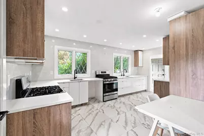 61 S Airmont Road, Suffern, NY 10901 - Photo 5