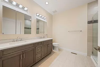 52102 Beech Tree Lane, Plainview, NY 11803 - Photo 17
