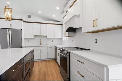 6 Oatley Place, Commack, NY 11725 - Photo 23
