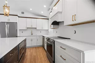 6 Oatley Pl, Commack, NY 11725 - Photo 23