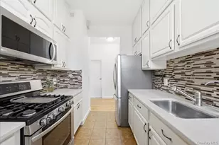 51 W 106th St, New York, NY 10025 - Photo 13