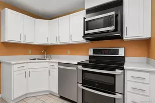 137 Fields Ln, Peekskill, NY 10566 - Photo 5
