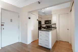 205 Mineola Blvd, Mineola, NY 11501 - Photo 9