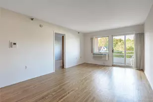 205 Mineola Blvd, Mineola, NY 11501 - Photo 3