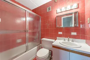 205 Mineola Blvd, Mineola, NY 11501 - Photo 15