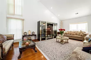 4 Jester Ct, Dix Hills, NY 11746 - Photo 5