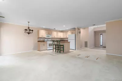 406 Willow Pond Drive, Riverhead, NY 11901 - Photo 7