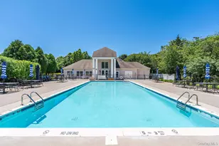 406 Willow Pond Dr, Riverhead, NY 11901 - Photo 23