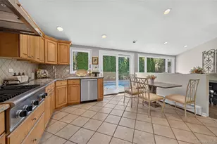 1 Ryan Ct, Syosset, NY 11791 - Photo 9