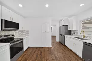 10 Field Pl, Huntington Station, NY 11746 - Photo 7