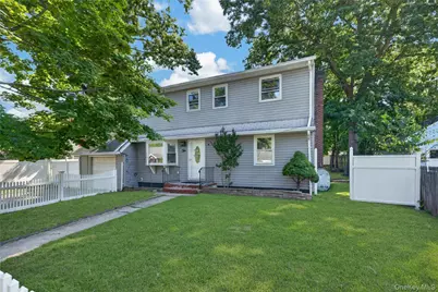 10 Field Place, Huntington Station, NY 11746 - Photo 1