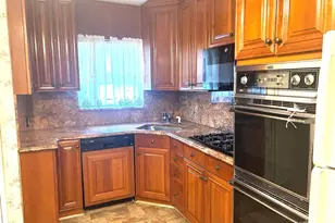 65-15 180th St, Fresh Meadows, NY 11365 - Photo 3
