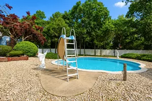 12 Heather Ct, Centereach, NY 11720 - Photo 9