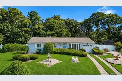 12 Heather Court, Centereach, NY 11720 - Photo 5