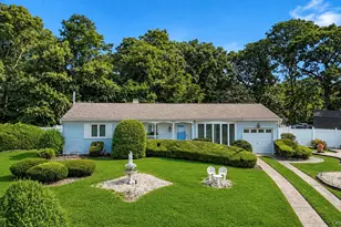 12 Heather Ct, Centereach, NY 11720 - Photo 5