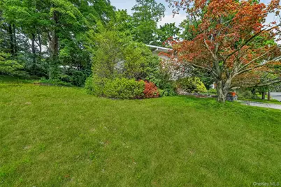69 Stonewall Circle, White Plains, NY 10607 - Photo 41