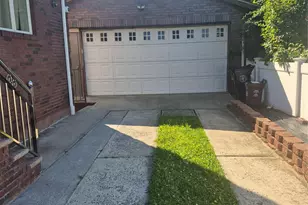 130-14 221st St, Springfield Gardens, NY 11413 - Photo 23