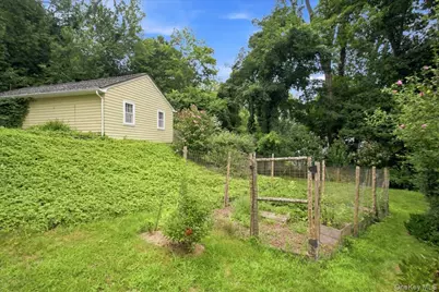 100 Whitlockville Road, Katonah, NY 10536 - Photo 7