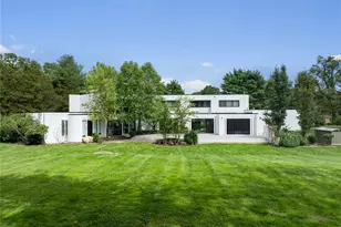 1 Vista Dr, Syosset, NY 11791 - Photo 3