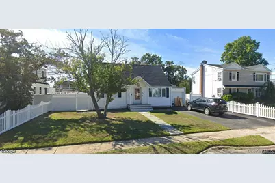 552 18th Street, West Babylon, NY 11704 - Photo 1