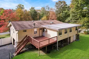 22 N Lorna Ln, Airmont, NY 10952 - Photo 3