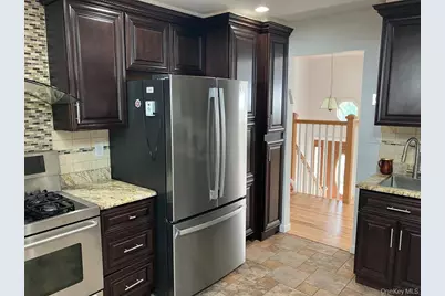 22 N Lorna Lane, Airmont, NY 10952 - Photo 7