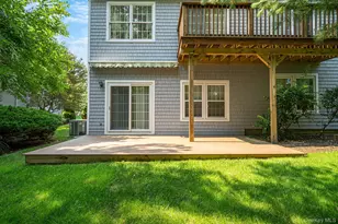 188 Lakebridge Dr N, Kings Park, NY 11754 - Photo 25