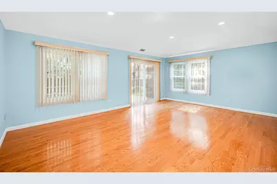 188 Lakebridge Drive N, Kings Park, NY 11754 - Photo 7