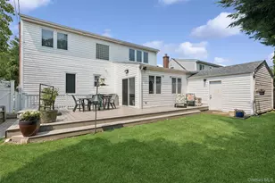 22 Briarcliff Dr, Merrick, NY 11566 - Photo 21