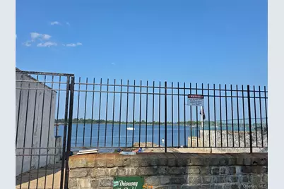 416 Minnieford Avenue, Bronx, NY 10464 - Photo 13
